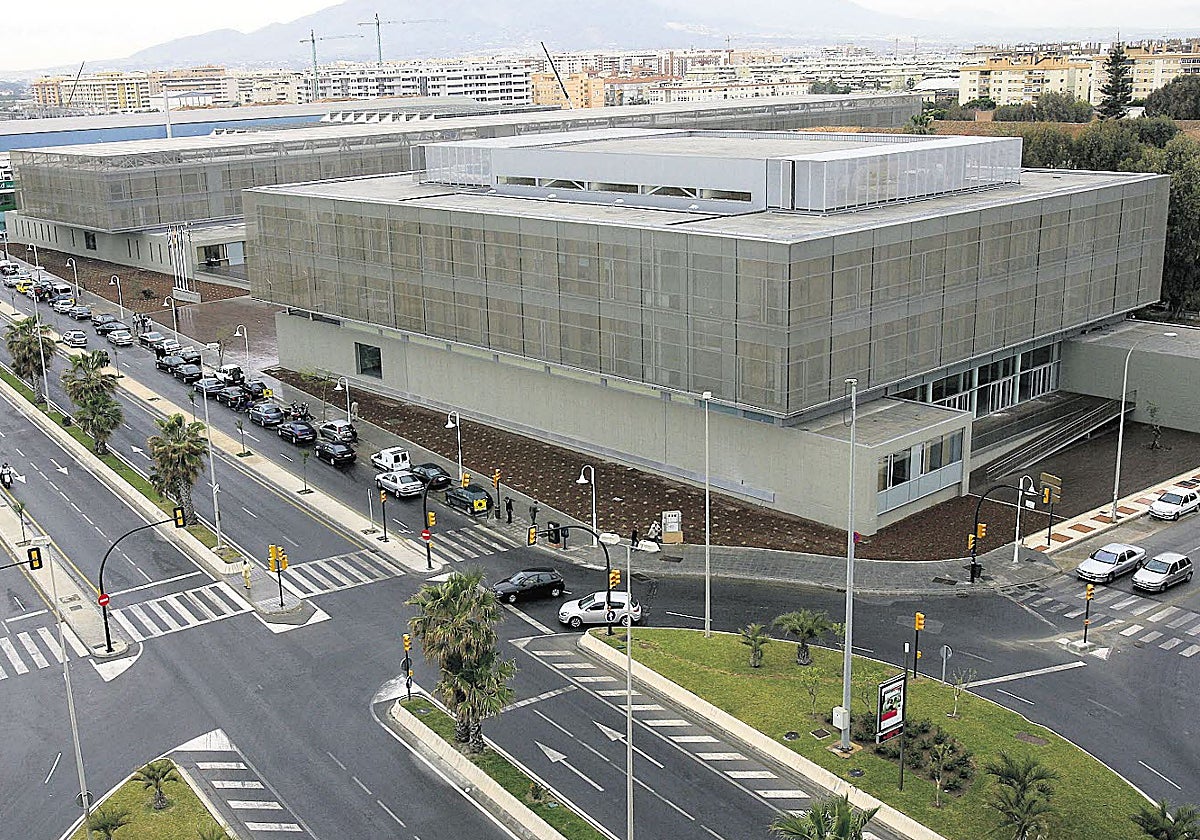 La primera fase abarcará la cubierta del edificio principal.