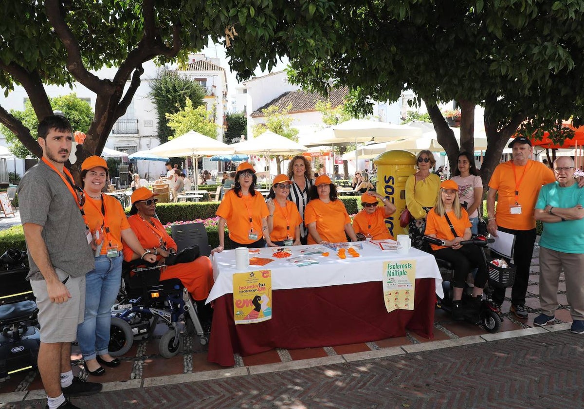 Marbella se suma a las reivindicaciones por el Día Mundial de la Esclerosis Múltiple