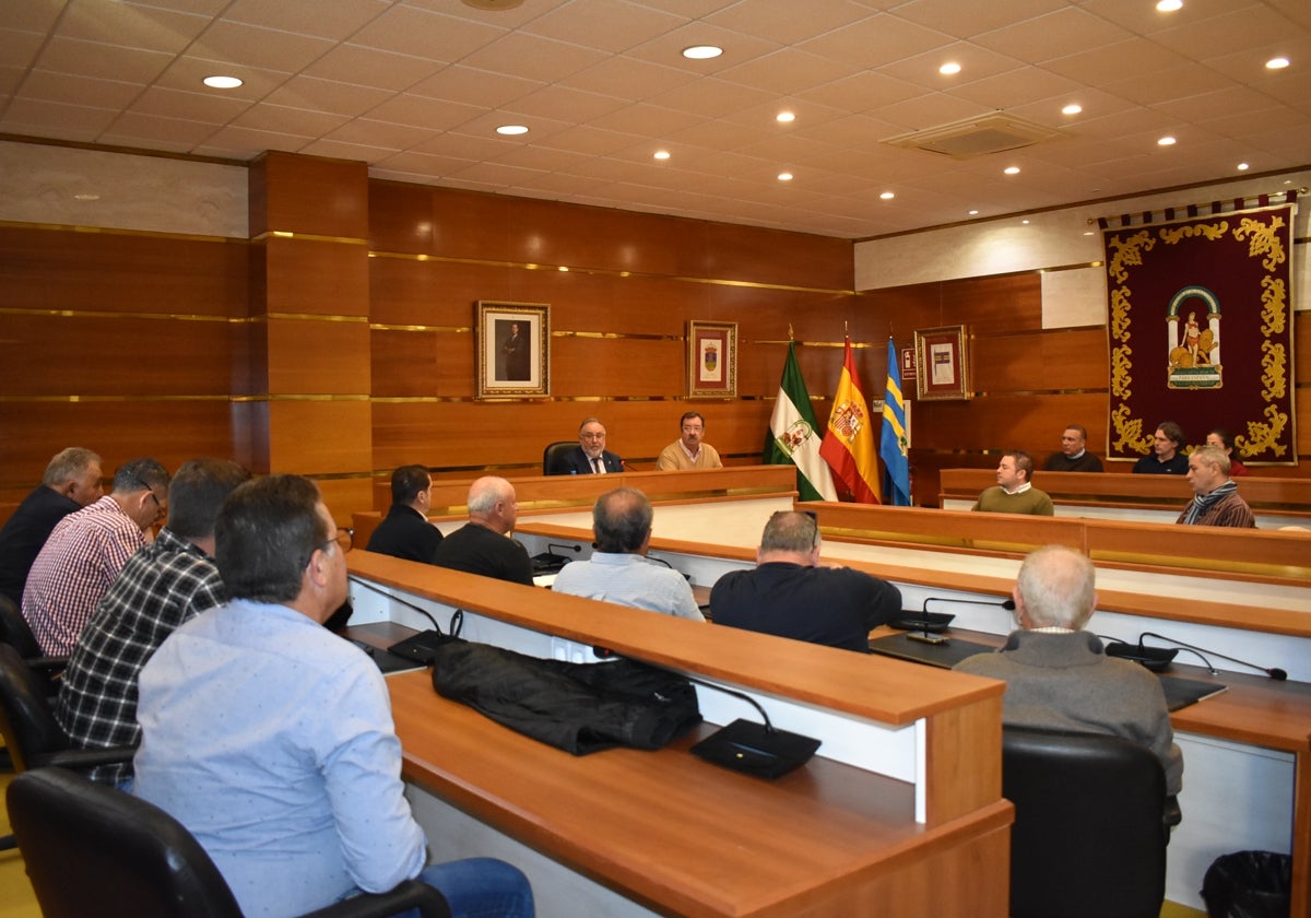 Imagen de archivo de la reunión con regantes en el Ayuntamiento.