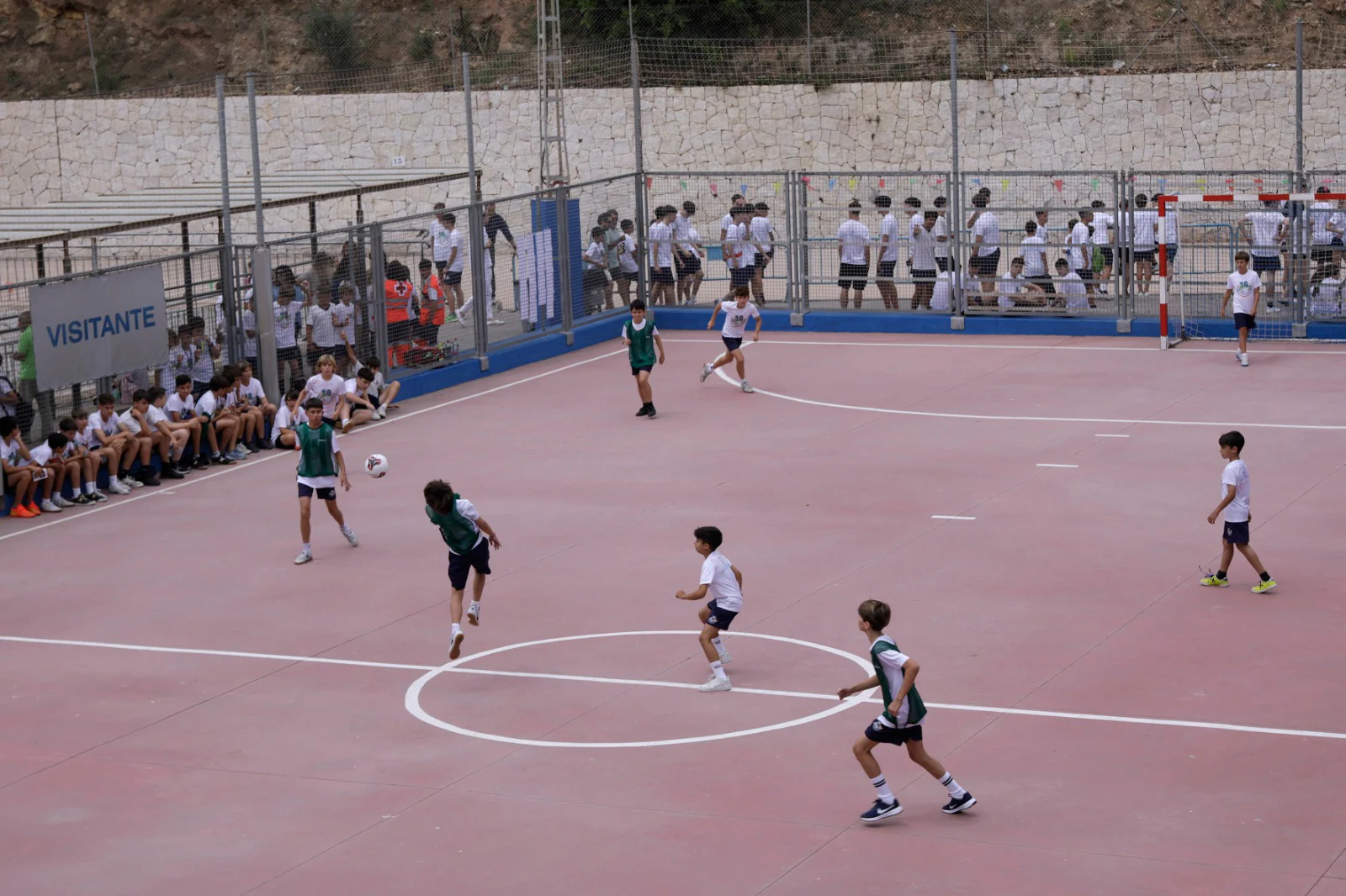 Regreso triunfal de la Deportiada del Colegio Cerrado Calderón