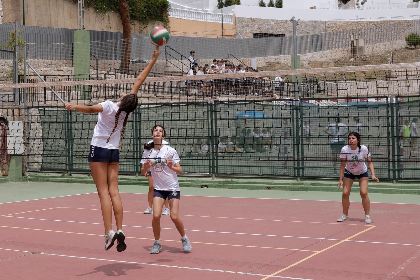 Regreso triunfal de la Deportiada del Colegio Cerrado Calderón