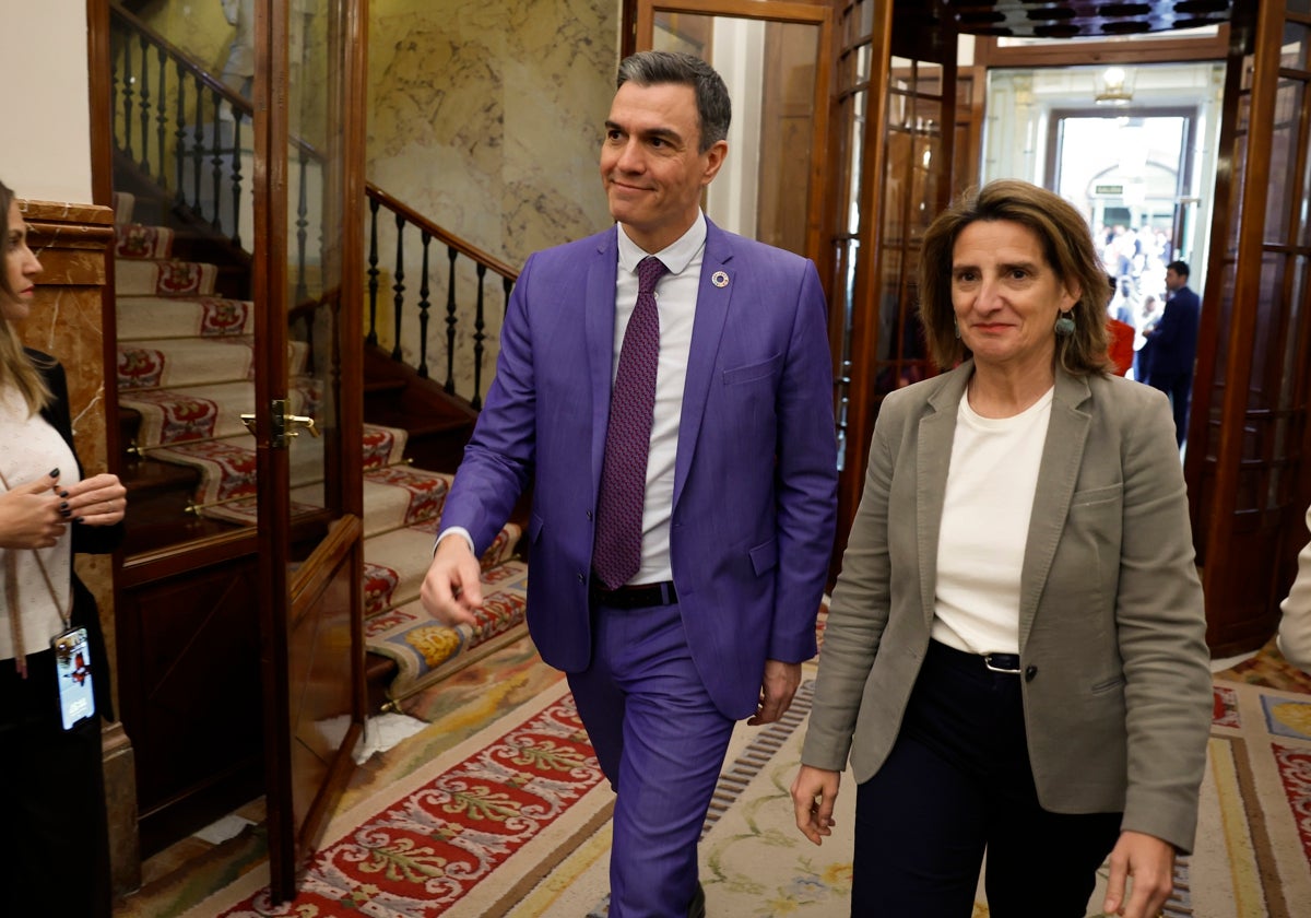 Teresa Ribera y Pedro Sánchez, en una imagen reciente en el Congreso de los Diputados