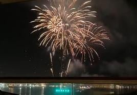 Imagen de los fuegos artificiales lanzados anoche.