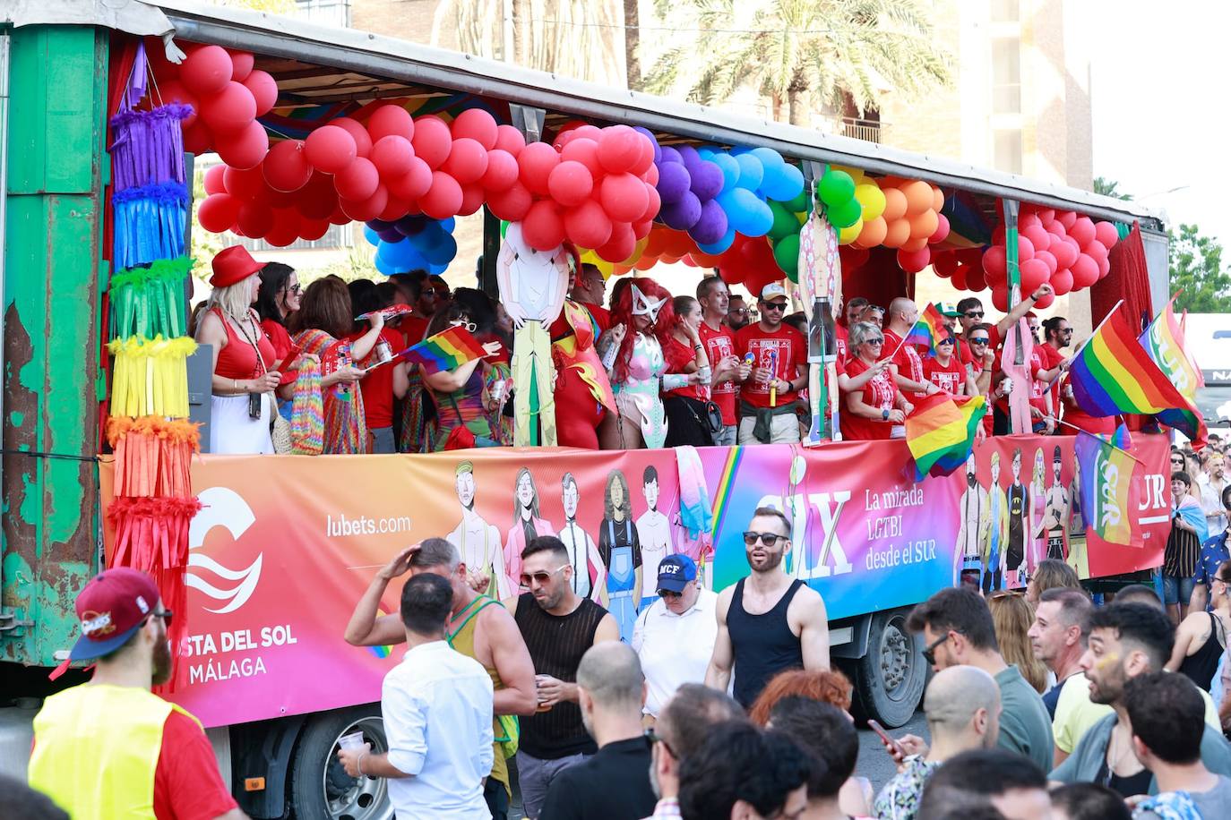 El desfile del Pride Torremolinos 2023, en imágenes