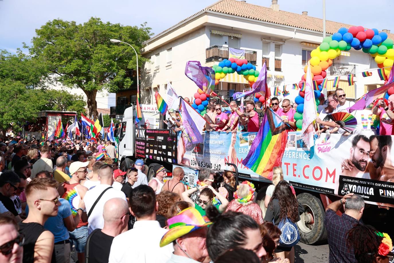 El desfile del Pride Torremolinos 2023, en imágenes