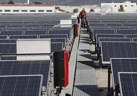 Adjudicada la instalación de electrolineras e iluminación LED en cuatro áreas logísticas andaluzas