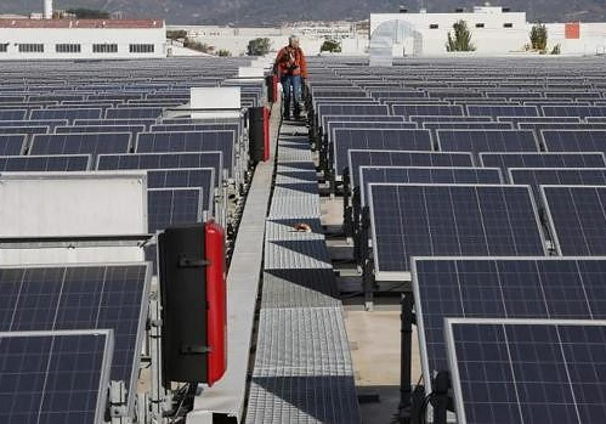 Adjudicada la instalación de electrolineras e iluminación LED en cuatro áreas logísticas andaluzas