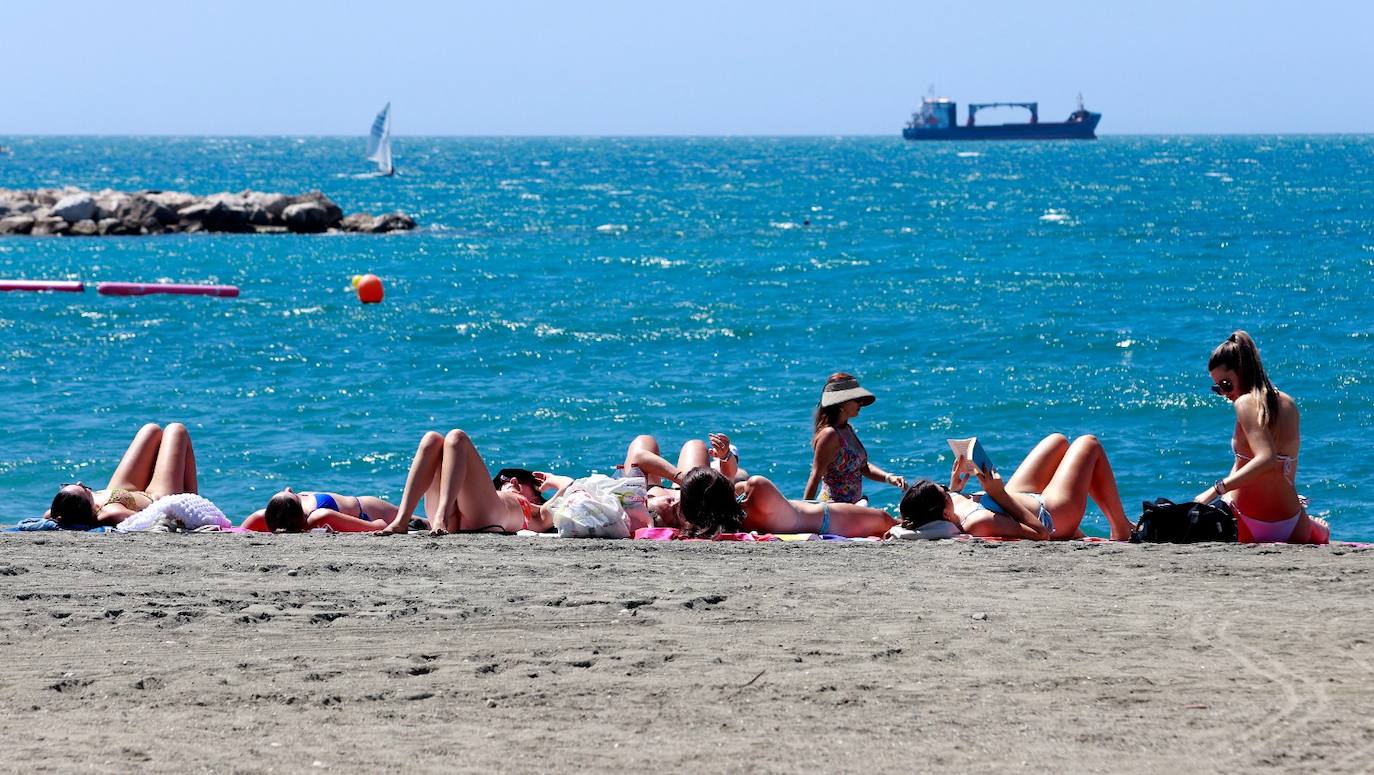 Málaga vive este sábado su primer gran día de verano anticipado