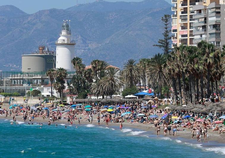 Málaga vive este sábado su primer gran día de verano anticipado