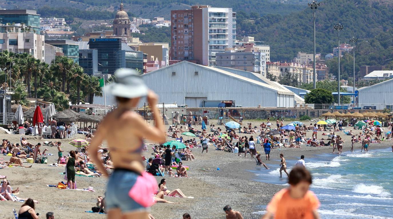 Málaga vive este sábado su primer gran día de verano anticipado