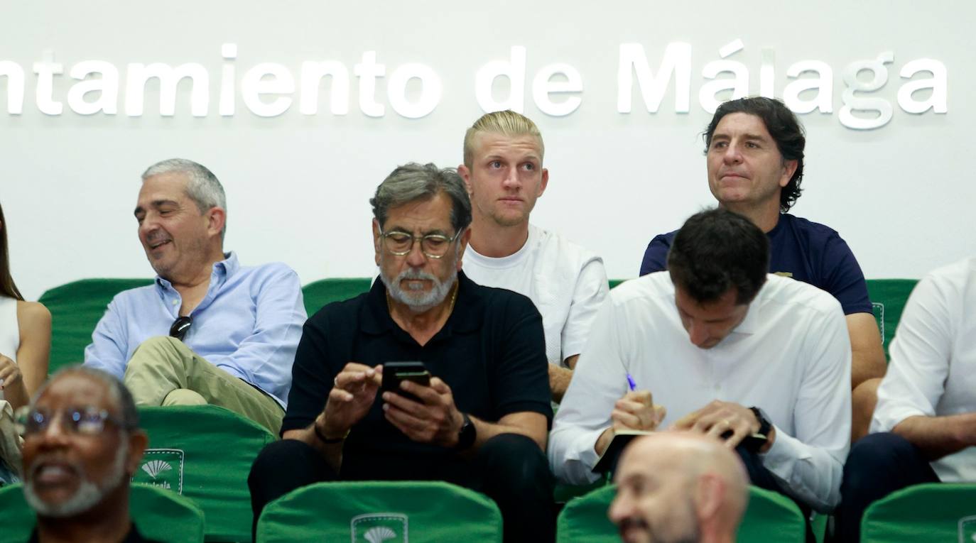 El tercer partido de la serie Unicaja-Barça, en imágenes