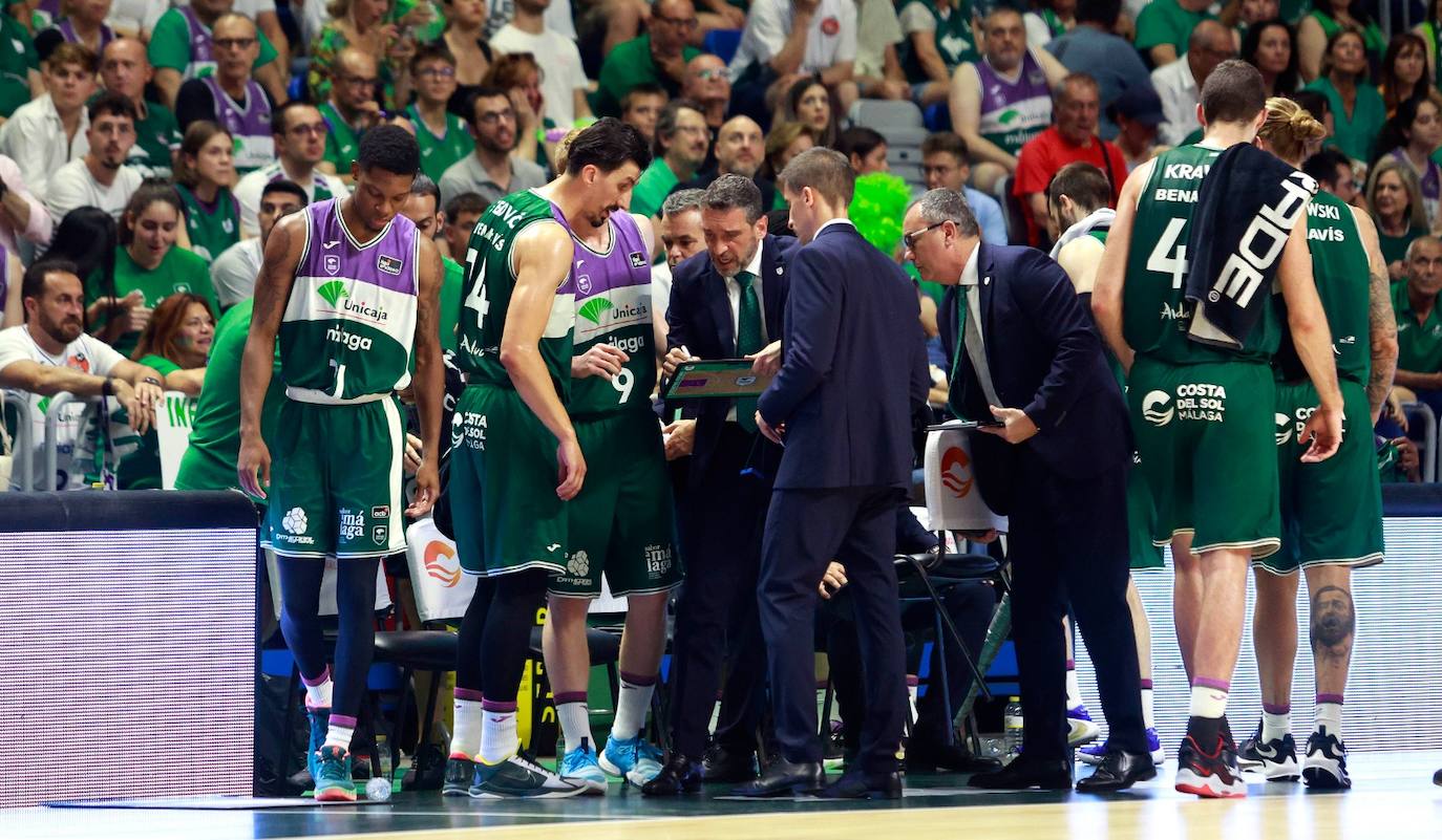 El tercer partido de la serie Unicaja-Barça, en imágenes