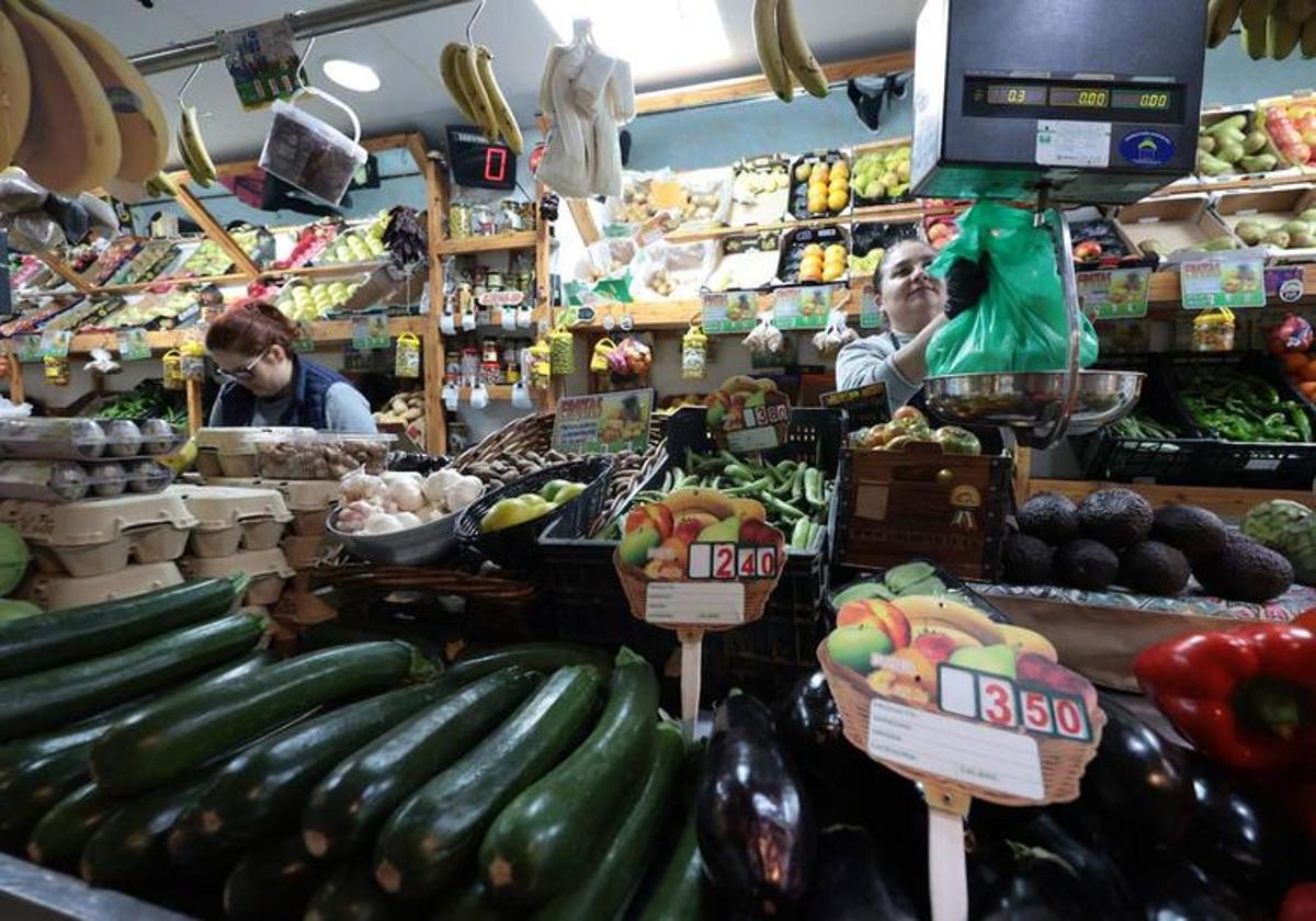 Los precios de los alimentos se relajan en Málaga pero siguen por encima de la media