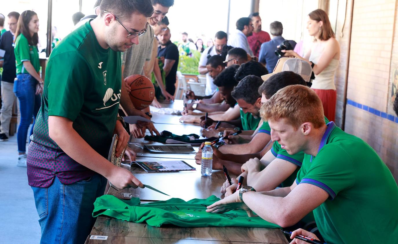 El Unicaja se despide de sus aficionados en Le Grand Café