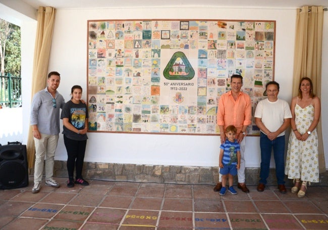 Acto de inauguración del nuevo mural del colegio torroxeño.