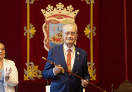 De la Torre en el momento de ser investido.