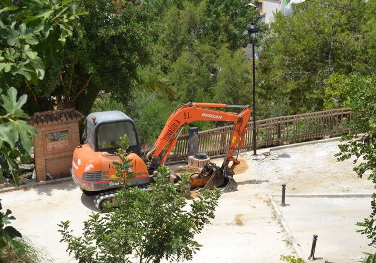 Las obras ya han comenzado en el entorno paisajístico del puente y el acueducto.