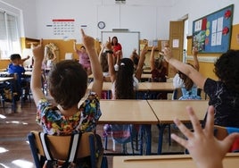 Escolares, en el primer día de colegio en el Domingo Lozano.