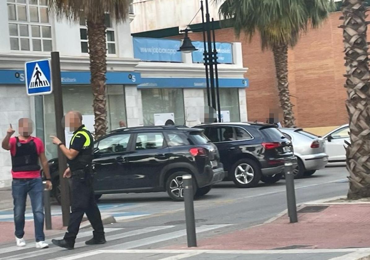 Atracan un banco en Fuengirola tras hacer un butrón para entrar y encañonar a los empleados
