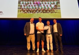 El Antequera fue reconocido por su ascenso a Primera RFEF.