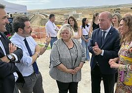 Saúl Minguela, José Ramón Carmona, Teresa Palomino de IDEC, el alcalde Manuel Barón y la consejera Rocío Díaz