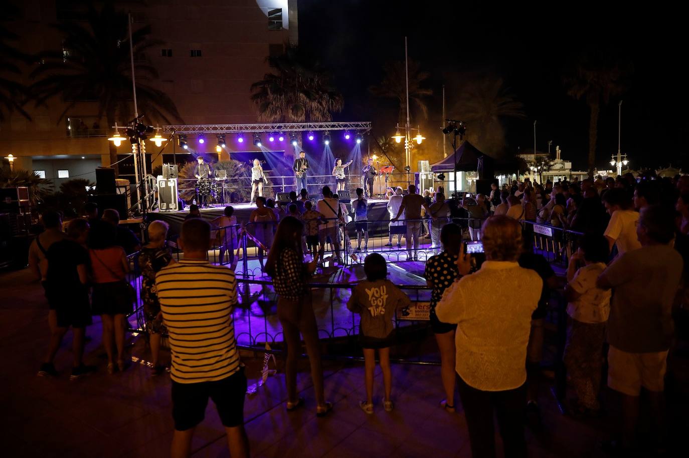 Aspecto de la playa de La Misericordia en la noche de San Juan 2023