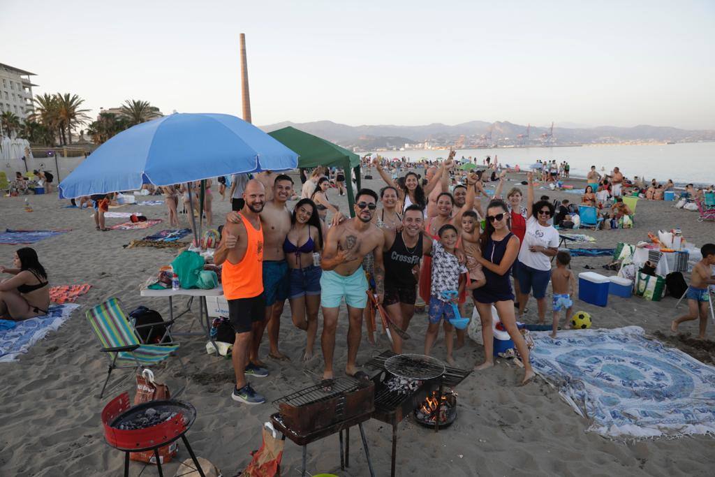 La playa de la Misericordia, escenario del júa municipal, horas antes de la medianoche