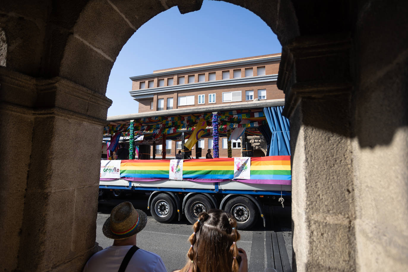 La celebración del día grande del Orgullo de Sevilla, en imágenes