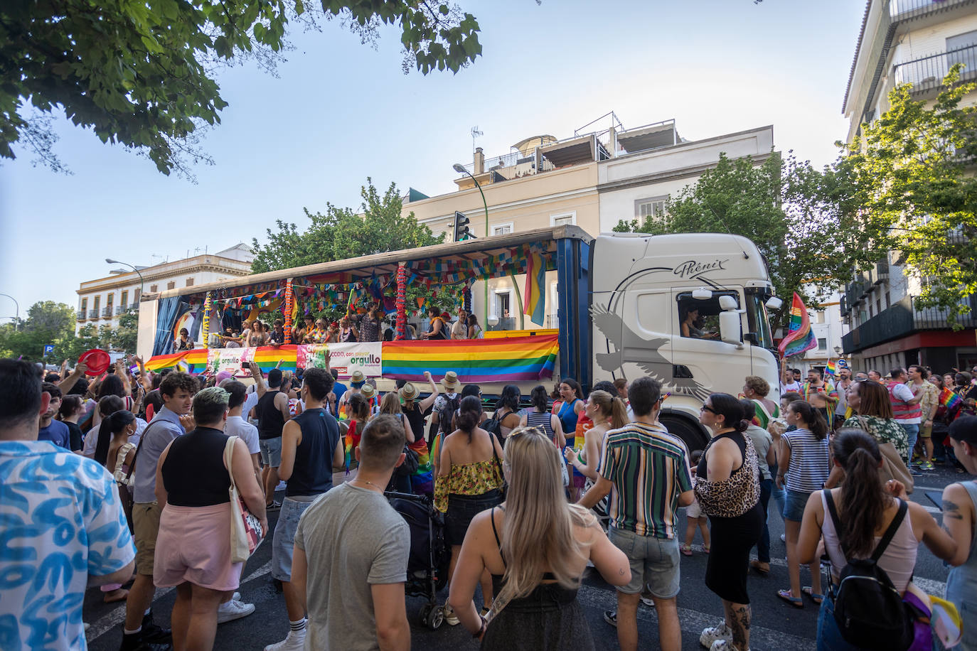 La celebración del día grande del Orgullo de Sevilla, en imágenes