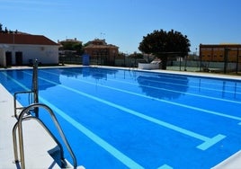 Imagen de la piscina al aire libre de Rincón de la Victoria.