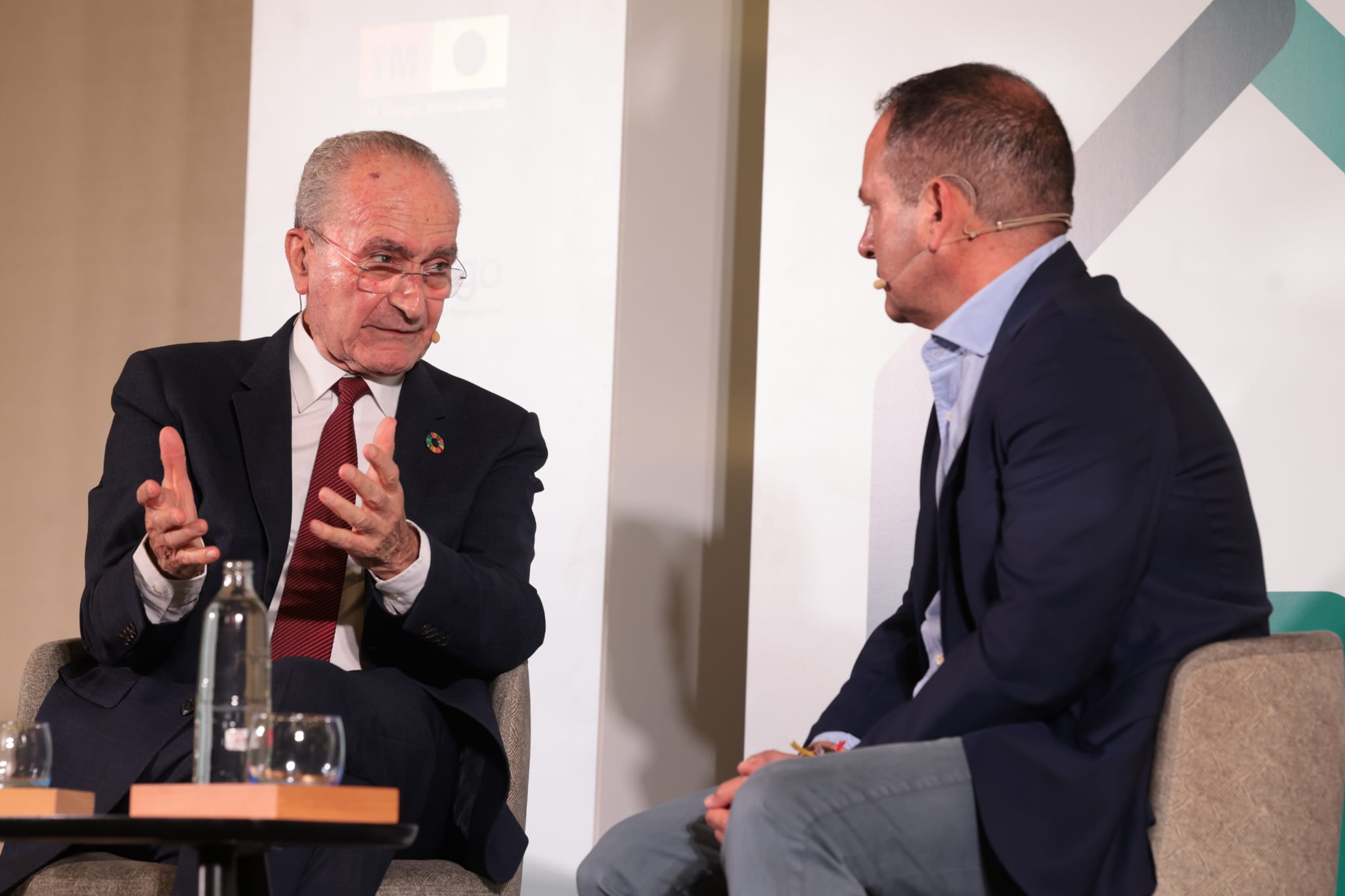 El director de SUR, Manuel Castillo, ha entrevistado al alcalde, Francisco de la Torre, en la primera parte del encuentro.