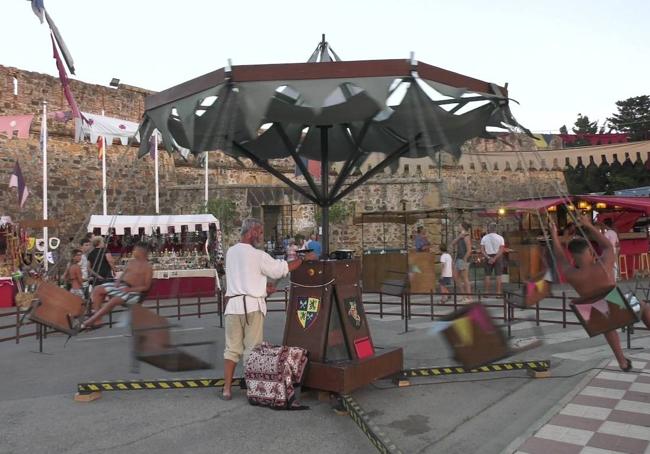 El anterior mercado tuvo lugar junto al castillo de La Duquesa.