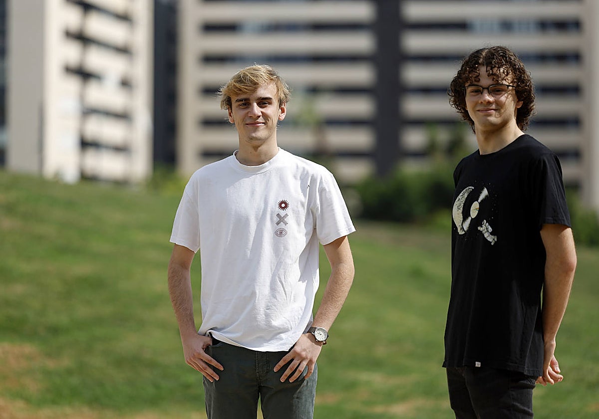 Juan Cava Luque y Osiris García Parras, los dos jóvenes becados.