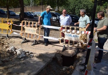 Alhaurín de la Torre prohíbe el baldeo de calles y elimina el césped de algunos parques por la sequía