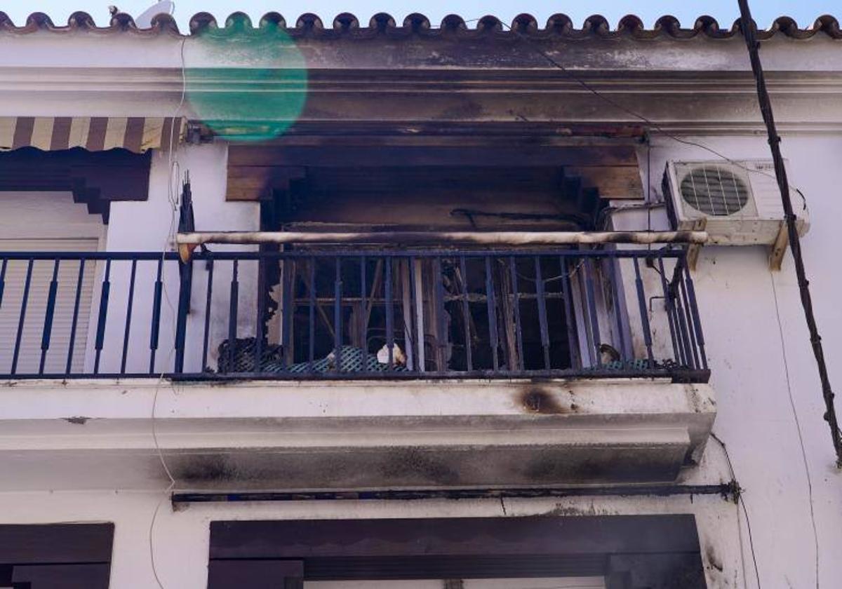 Imágenes de la fachada del número 24 de la avenida Cristo del Confalón donde falelció una persona