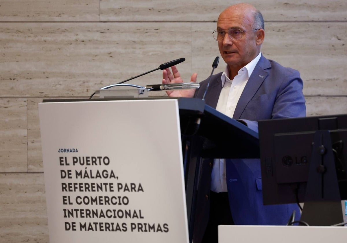 El presidente de la Autoridad Portuaria, Carlos Rubio, en la clausura del foro.