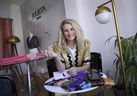 Maryam Blanes en su showroom en plena plaza de la Constitución.