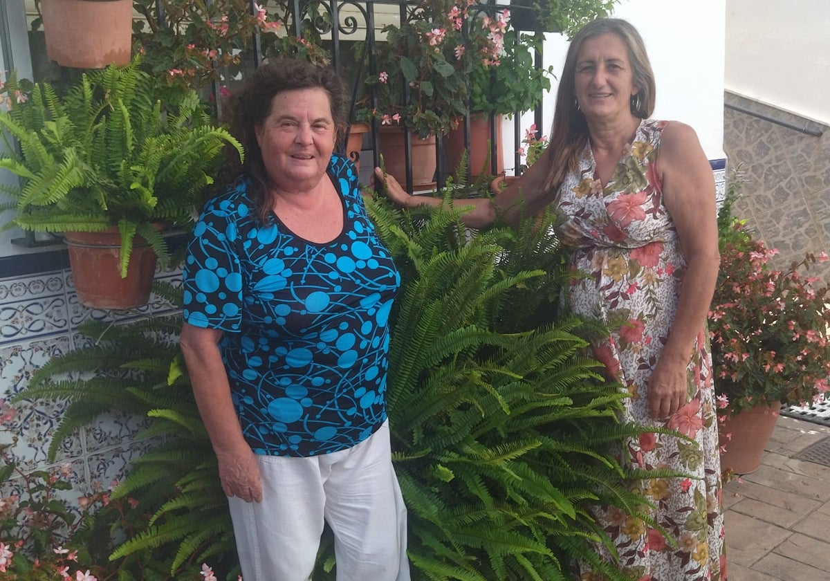 María Josefa Atencia y Encarni Fernández, este sábado en Torrox.