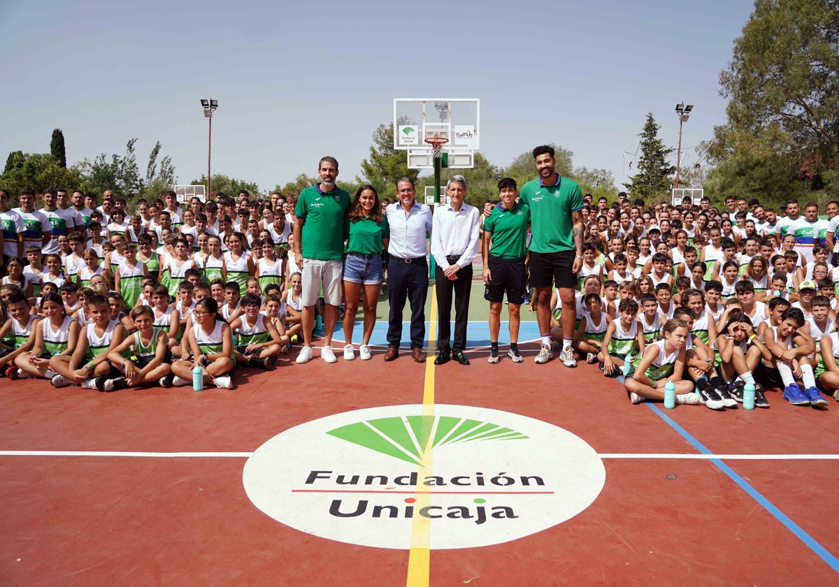 Berni, Carmen Ruiz, Sergio Corral, José Manuel Domínguez, Salomé García y Augusto Lima durante su visita al Campus Unicaja.