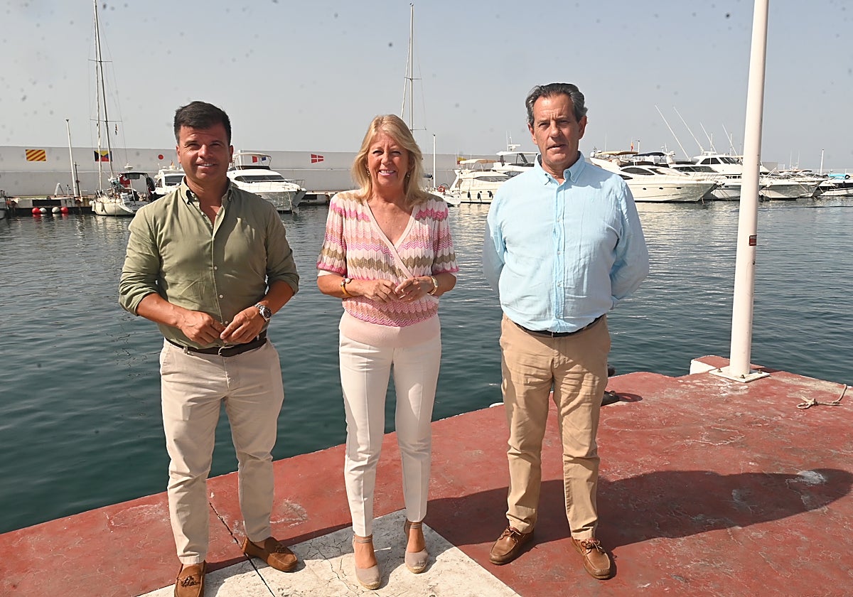 López, Muñoz y Merino, tras la reunión en las oficinas del Puerto Deportivo.