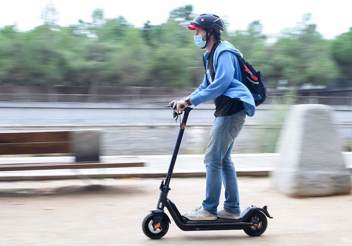 En Málaga se registraron 210 incidencias de tráfico relacionadas con los patinetes en 2022.