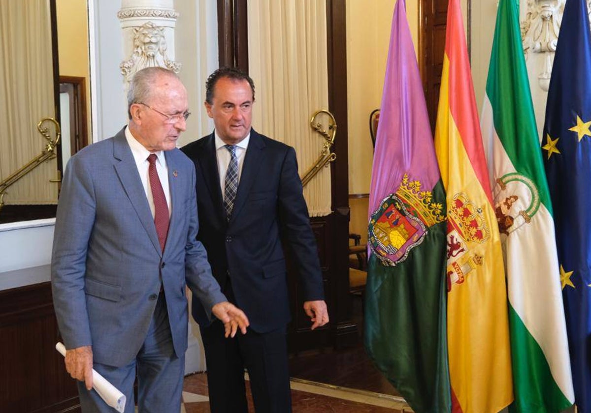 De la Torre y Muñoz, en un acto celebrado en el Ayuntamiento de la capital.