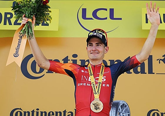 Carlos Rodríguez, sonriente tras ganar la decimocuarta etapa.