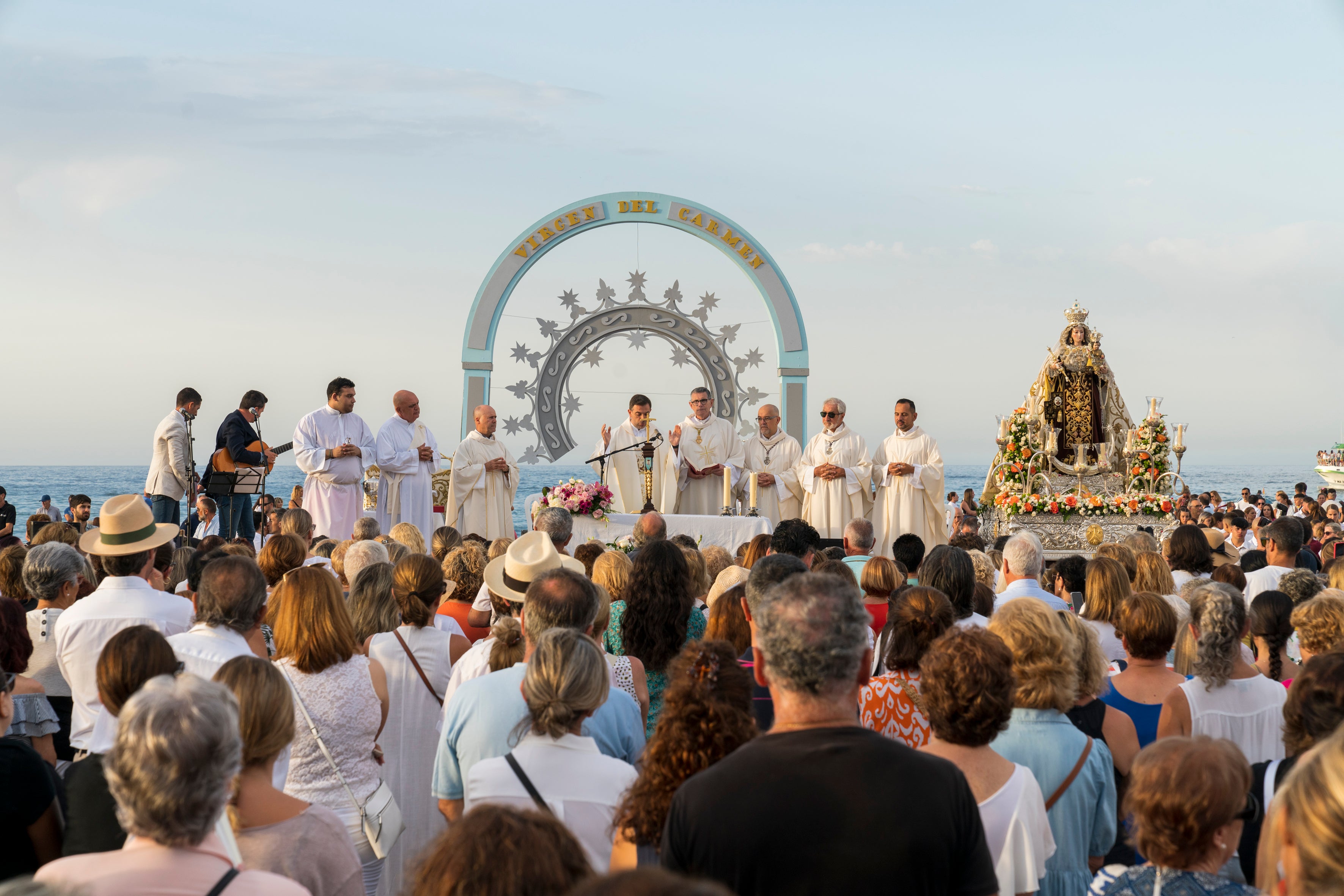 Rosario de la aurora y procesión de la Virgen del Carmen en Marbella