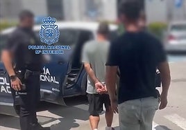 Atracan una farmacia con una pistola en Estepona y a los cuatro días intentan asaltar un bus