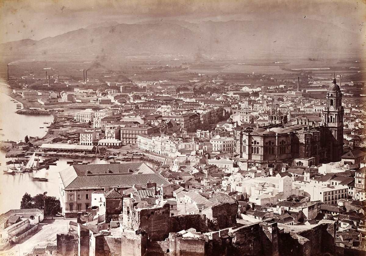 Panorámica de Málaga hacia 1880 en una fotografía de J. Laurent.