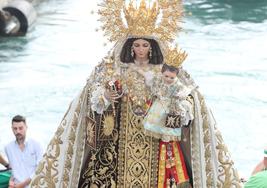 La Virgen del Carmen de El Perchel procesiona este sábado desde la Catedral.