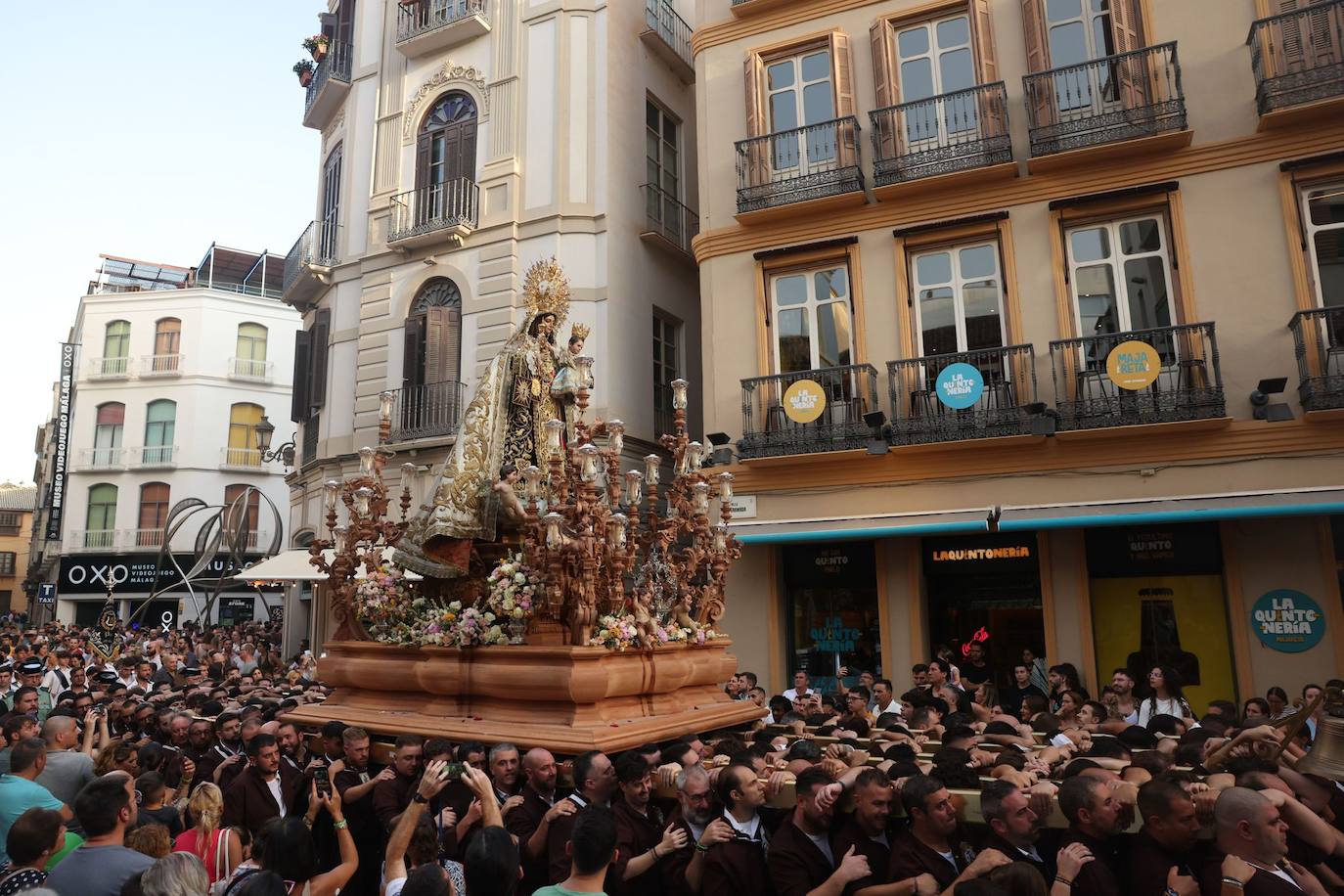 Procesión del Carmen Coronada