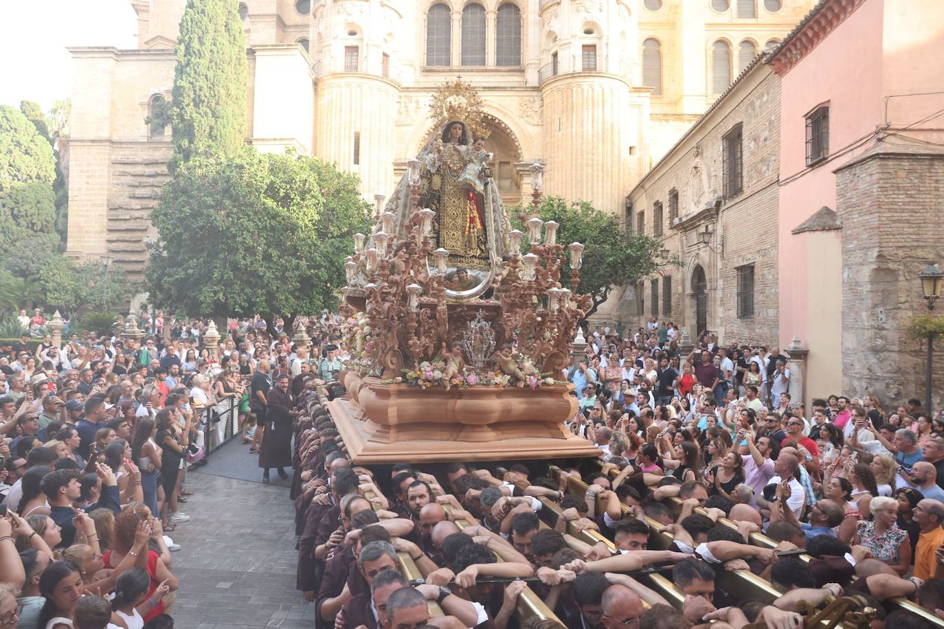 Procesión del Carmen Coronada