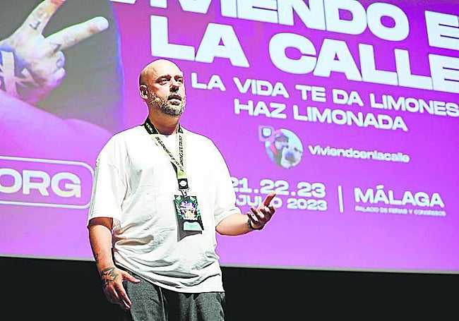 Jony repasa su trayectoria ante un auditorio lleno